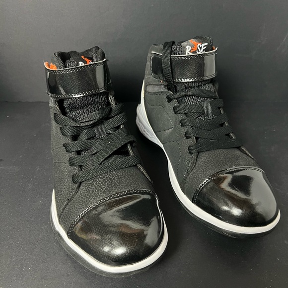 Rise Black Textured Men’s Sneakers Basketball shoes Size 8 new with box - Picture 2 of 11